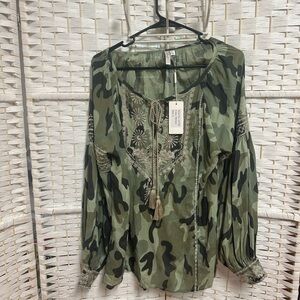 Buby’s Italy camouflage colored house size L‎ with tags women’s